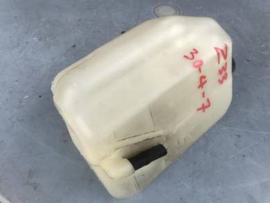 No 30-4-7 Fairlady Z33 350Z Radiator Spare Tank