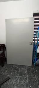 pintu kayu rumah 