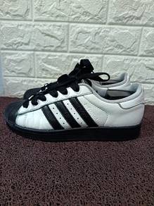 uk7.5 Adidas Superstar II Sneakers