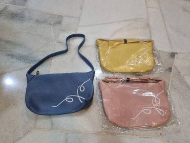 Assorted Shoulder Handbag