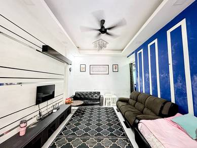 Semi-Detached House For Sale in Banting,SGR