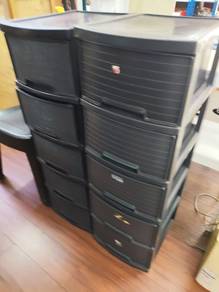 2 Units Laci Plastik Terpakai