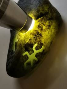 Bongkah Mentah Jadeite Burma (Type A) Hijau Muda