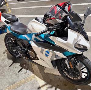 CFMOTO 250SR