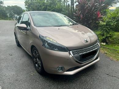 Peugeot 208 VTi ALLURE in Seri Kembangan, SGR
