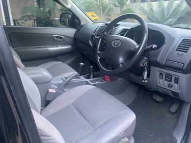 Toyota Hilux G in Bukit Payung, TRG