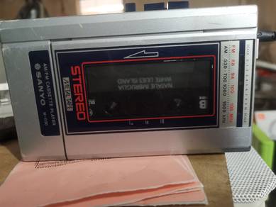 vintage walkman sanyo M-G30