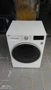 LG 2in1 front load hot washer with dryer 8/5kgs