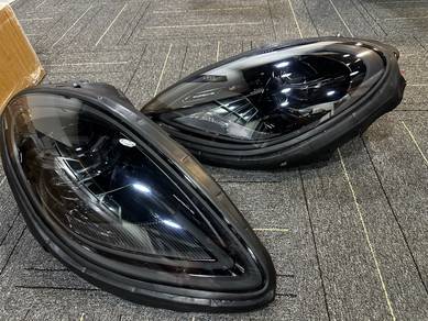 Porsche Macan PDLS+ Headlight Genuine with logo