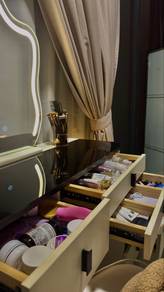 makeup Smart vanity table