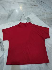 maroon top