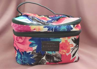Billabong makeup case / vanity case / beg makeup