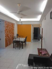 Condominium For Rent in Forest Green