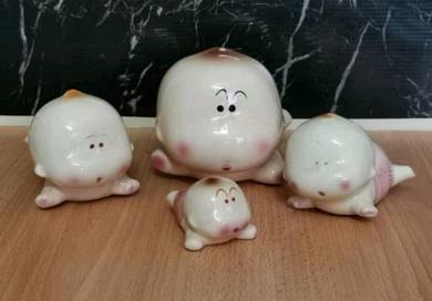 Cute babies display