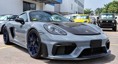 Porsche Cayman GT4 718 GT4 in Old Klang Road, KUL