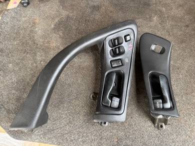 No 13-10-15 Toyota Celica ST182R Window Switch