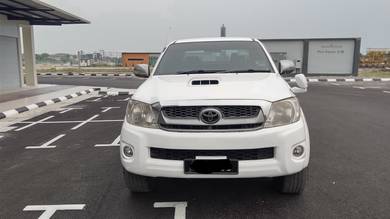 Toyota Hilux G in Kuching, SWK