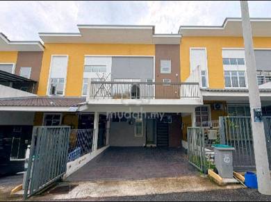 Townhouse For Sale in Durian Tunggal,MLK