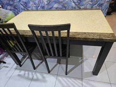 Dinning Table 