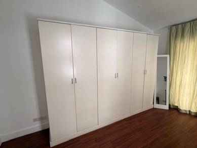 Spacious 6‑Door Wardrobe – Excellent condition