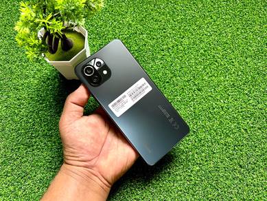 mi 11 lite 5G snapdragon 16GB RAM 128GB storage !!