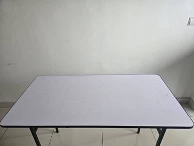 white foldable table