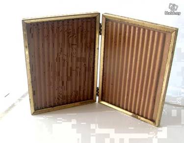 Vtg. Bi-Fold Gold Photo Metal Frame (1960s)