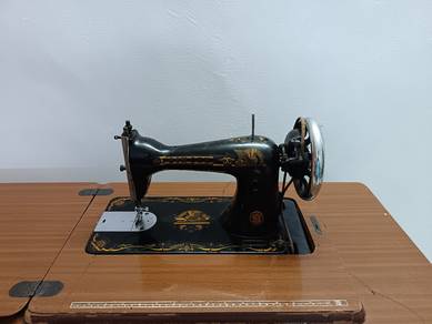 Singer Old Sewing Machine (Need Minor Repair)