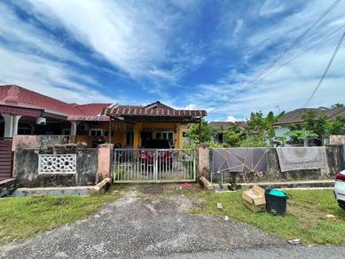 Semi-Detached House For Sale in Kalumpang,SGR