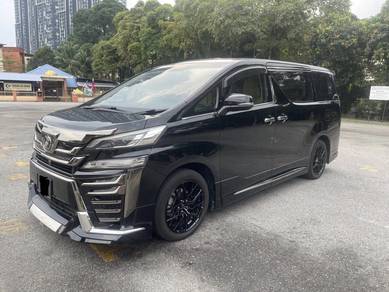 Toyota Vellfire VL in Batu Caves, SGR