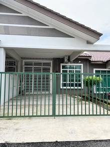 Terraced House For Sale in Cheng,MLK