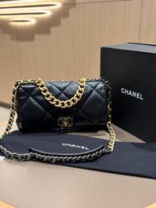 Chanel 19 Flap Shoulder Bag Black Lambskin Leather