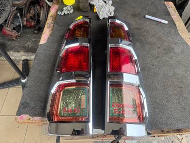 No 13-10-21 Honda Crossroad RT3 Rear Lamp Jpn