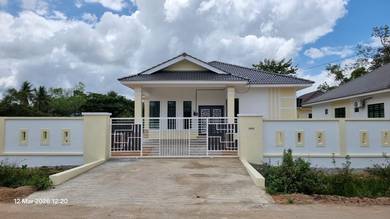 Bungalow House For Sale in Machang,KTN