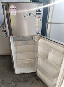 Refrigerator petisejuk free delivery