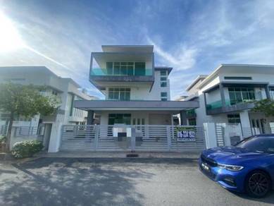 Bungalow House For Sale in Rawang,SGR