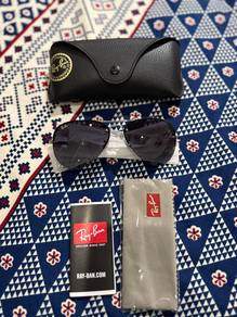 urgently selling my Rayban Aviators