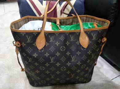 LOUIS VUITTON Handbag
