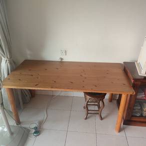 dining table . pine wood