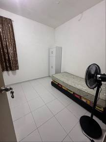 Room in Ulu Tiram, JHR