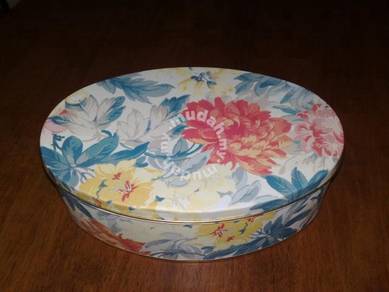 Kotak Floral oval cosmetic tin box