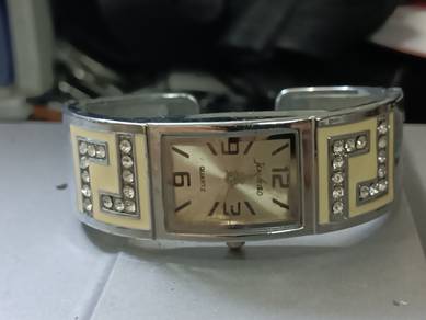Lady bangle watch