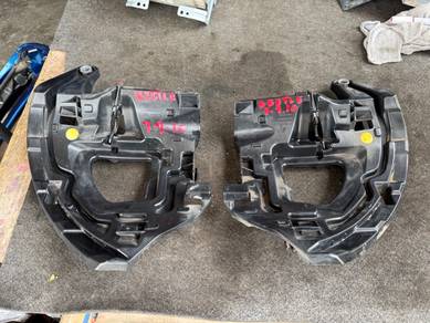 No 7-9-10 Volkswagen Beetle 2013 Headlamp Bracket