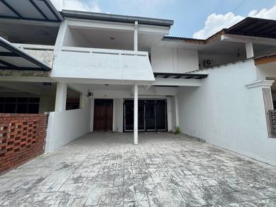 2-storey Terraced House For Sale in Perling,JHR