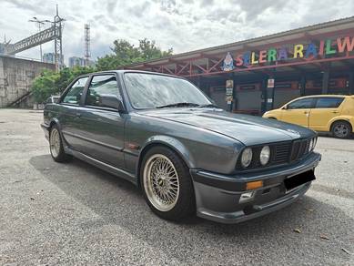 BMW 323i 23i in Petaling Jaya, SGR