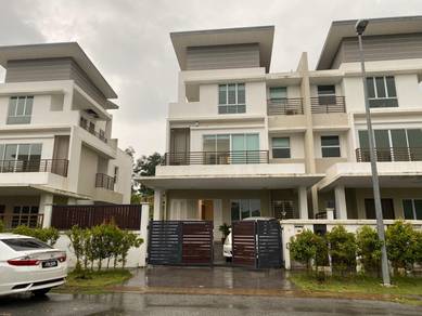 Semi-Detached House For Sale in Rawang,SGR