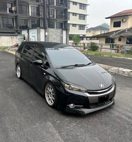 Toyota Wish S in Kuching, SWK