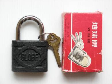 Globe Black Iron 60mm Old Padlock
