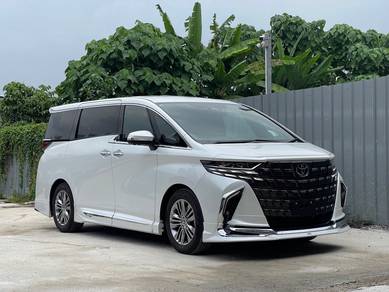 Toyota Alphard Z in KLCC, KUL