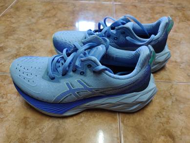 Asics Novablast 4
